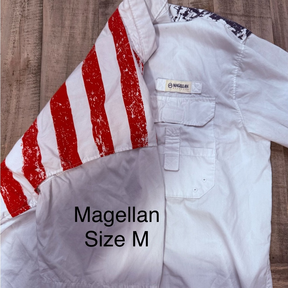Magellan Outdoors Red and White Casual Button Down Shirt